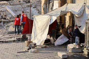 Gaza, Hamas cerca altri corpi in nuove aree della Striscia