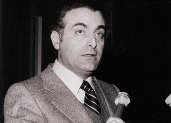 Omicidio Piersanti Mattarella, gip: “Da ex prefetto indicazioni fuorvianti, continua a depistare”