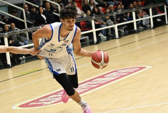 La Blu Basket Bergamo sempre all’inseguimento non riesce a raggiungere Avellino (94-82) Blu Basket