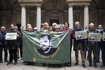 Alberto Trentini da un anno in carcere in Venezuela, la madre: “Il governo si è speso poco per mio figlio”