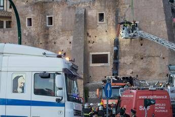 Crollo Torre dei Conti a Roma, Smeriglio: “Prima salvare operaio, poi, valutazioni tecniche su cause”