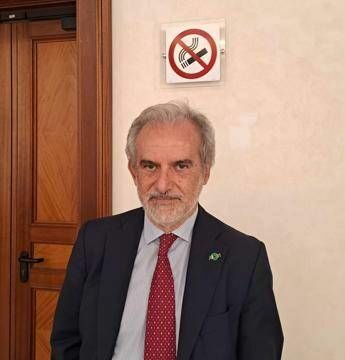 Fumo: Perrone (Aiom), ‘in Italia causa 93mila morti l’anno, strage che costa a Ssn 25 mld’