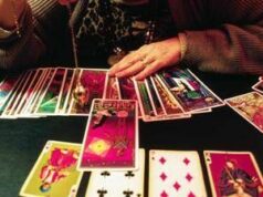 Oltre 3mila clienti dalla pandemia, ma la cartomante prendeva il reddito di cittadinanza: denunciata