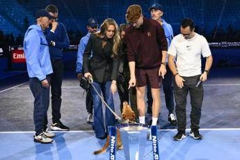 Sinner, la famiglia si… ‘allarga’. Anche il cane Snoopy festeggia il trionfo alle Atp Finals