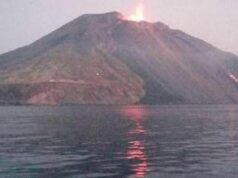 Stromboli, trabocco e flusso lavico sulla Sciara del Fuoco