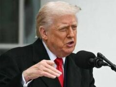 Trump cancella Biden: “Non c’è la sua firma sugli atti, annullo tutto”