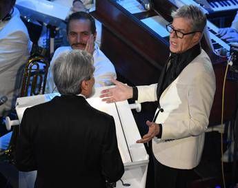 Vessicchio, il duello a colpi di bacchetta con Baglioni: ecco cosa accadde all’Ariston