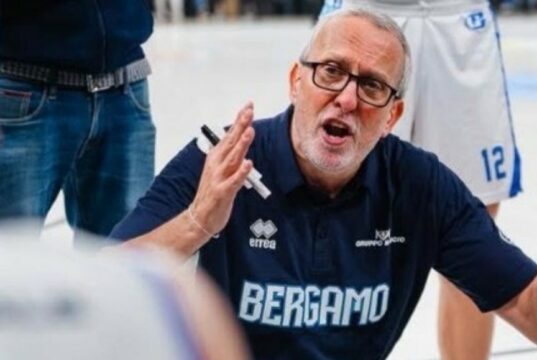 Blu Basket Bergamo, esonerati il direttore sportivo Fabrizio Frates e il tecnico Andrea Zanchi Andrea Zanchi