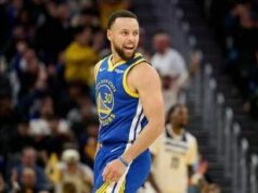 Curry, magia in Nba: fa canestro… dal tunnel degli spogliatoi