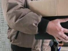 Manovra, Urso: “Tassa su piccoli pacchi? E’ per la consegna di quelli che arrivano dalla Cina”