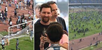 Messi a Calcutta, delirio allo stadio: caos e disordini