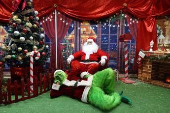 Natale 2025, sale l’effetto Grinch e cala la magia delle feste
