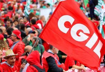 Sciopero generale, ecco il venerdì nero per l’agitazione Cgil: a rischio treni, trasporti e scuola