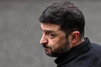 Ucraina, Zelensky a Berlino: “Cerco sostegno Usa per congelare linea fronte”