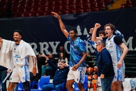 La Blu Basket Bergamo vince con autorità sull’Unieuro Forlì Blu Basket Bergamo
