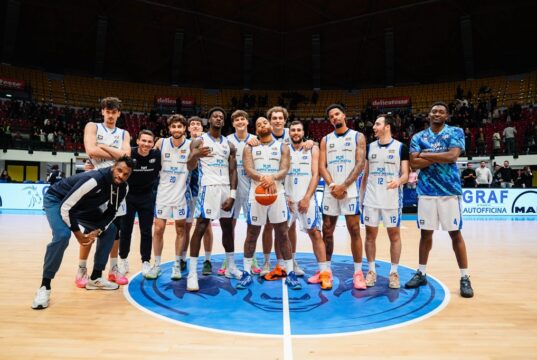 Un Loro mostruoso trascina la Blu Basket Bergamo alla seconda vittoria consecutiva Blu Basket Bergamo