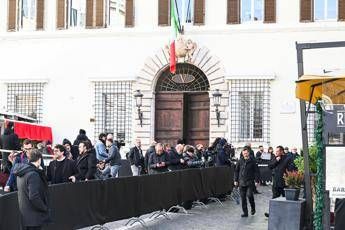 Valentino, secondo giorno di camera ardente in attesa dei funerali