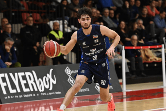 La Blu Basket Bergamo fa l’impresa e vince a Cento Blu Basket Bergamo