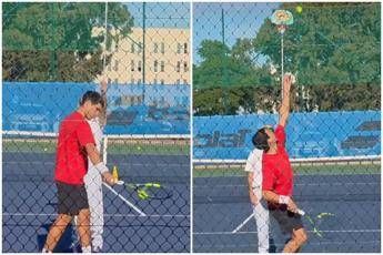 Alcaraz, il servizio migliora. E lui lo allena… a canestro