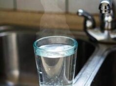 Bere acqua calda fa bene? Falsi miti e (pochi) benefici, le risposte