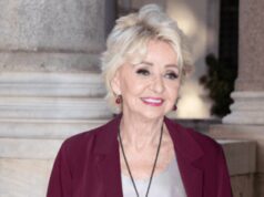 Enrica Bonaccorti e l’abbraccio con Renato Zero, il retroscena a ‘La volta buona’