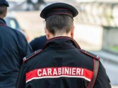 Genova, accoltella la sorella e precipita dal sesto piano: morto 26enne