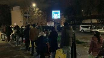 Roma, quartieri est senza acqua: lunghe file alle autobotti