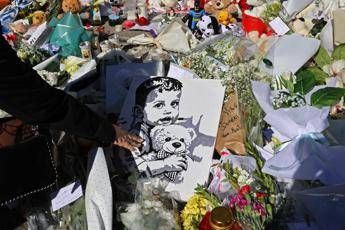 Bimbo morto a Napoli, legali cardiochirurgo Oppido: “Intervento iniziato quando il cuore era già in sala”