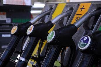 Carburanti, prorogato il taglio delle accise sul diesel fino al 10 settembre