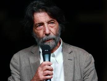 Disastro Milan, Cacciari “tifoso tradito”: “Fa schifo, via Allegri e i giocatori”