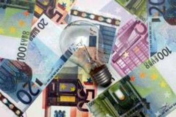 Bollette, bonus da 115 euro: chi lo riceve e quando arriva