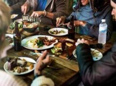 Dalla colomba alle uova, fino a 3.000 calorie a pranzo: i consigli dell’esperta dopo gli eccessi