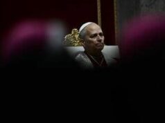 L’appello del Papa ai potenti del mondo: “Stop a riarmo e follia della guerra, chi prega non uccide”