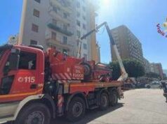 Tragedia a Palermo, morti due operai caduti da una gru