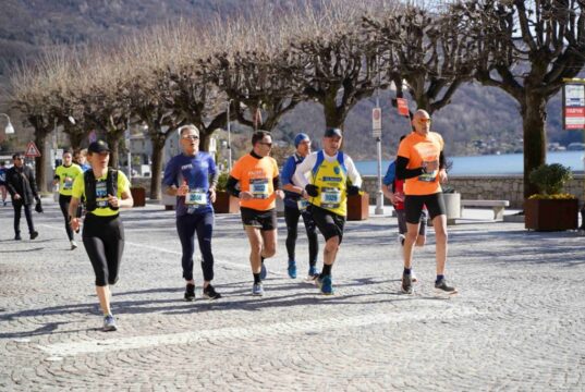 Presentata la Mezza Due Laghi. Appuntamento il 12 aprile 2026 La Mezza Due Laghi