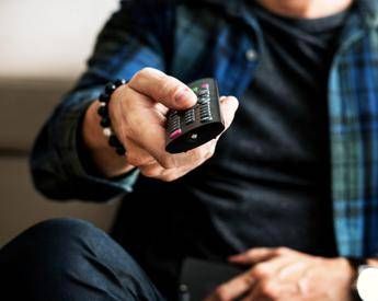 Ascolti tv, ‘Un futuro aprile’ su Rai1 vince prime time
