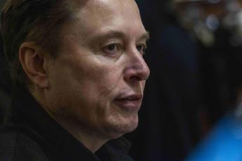 Elon Musk e la crisi migratoria di Ceuta: “E’ un’invasione, Spagna sarà distrutta”