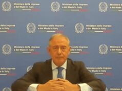 Farmaceutica, Urso: “Modello di politica industriale per vincere sfida innovazione”