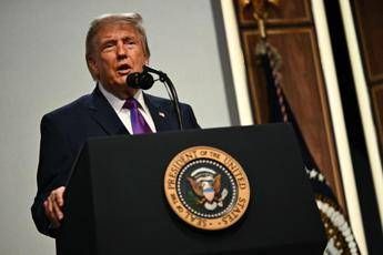 Iran, Trump sospende attacco: “Ci sono sviluppi positivi”. Teheran avverte: “Non fate un altro errore strategico”