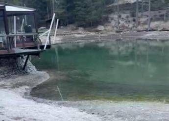 Lago Ghedina, il titolare del ristorante sulla riva: “Bacino pieno solo a metà, già perso 25% fatturato”