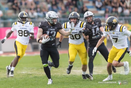 Football americano, quinta vittoria per i Frogs Legnano. Giaguari battuti 28-21 Frogs Legnano