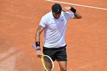 Roland Garros, Berrettini soffre il caldo di Parigi: cos’è successo con Fucsovics