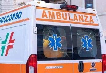 Scontro tra 4 auto in provincia di Napoli, un morto
