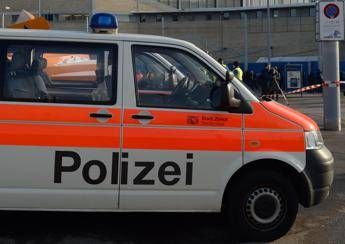 Svizzera, accoltella tre persone gridando ‘Allah Akbar’: arrestato