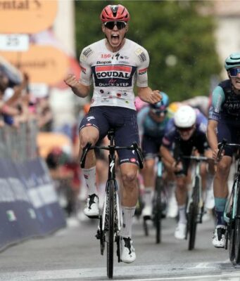 Giro d’Italia, Paul Magnier conquista la diciottesima tappa Giro d'Italia