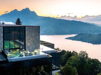 Accordo Iran-Usa, firma in Svizzera nel resort di Burgenstock: set di James Bond amato da Hepburn e Loren