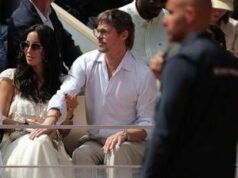 Brad Pitt spettatore al Roland Garros, in tribuna con la fidanzata Ines de Ramon
