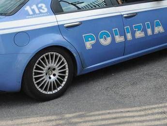 Dramma a Ostia, si getta da quarto piano e muore: in casa trovata senza vita la madre, ipotesi omicidio-suicidio