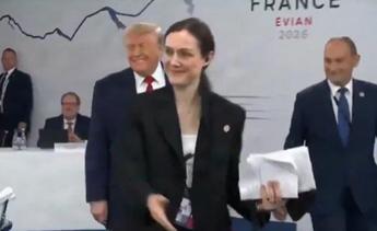 G7, Trump arriva per ultimo alla riunione dei leader: “Sono il boss”