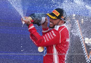 Hamilton, vittoria e… commozione. Il messaggio in italiano: “Grazie a tutti”